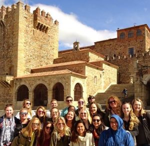 Elizabeth and classmates in Cáceres, a UNESCO World Heritage Site. (Photo courtesy of Graciela Tissera.)